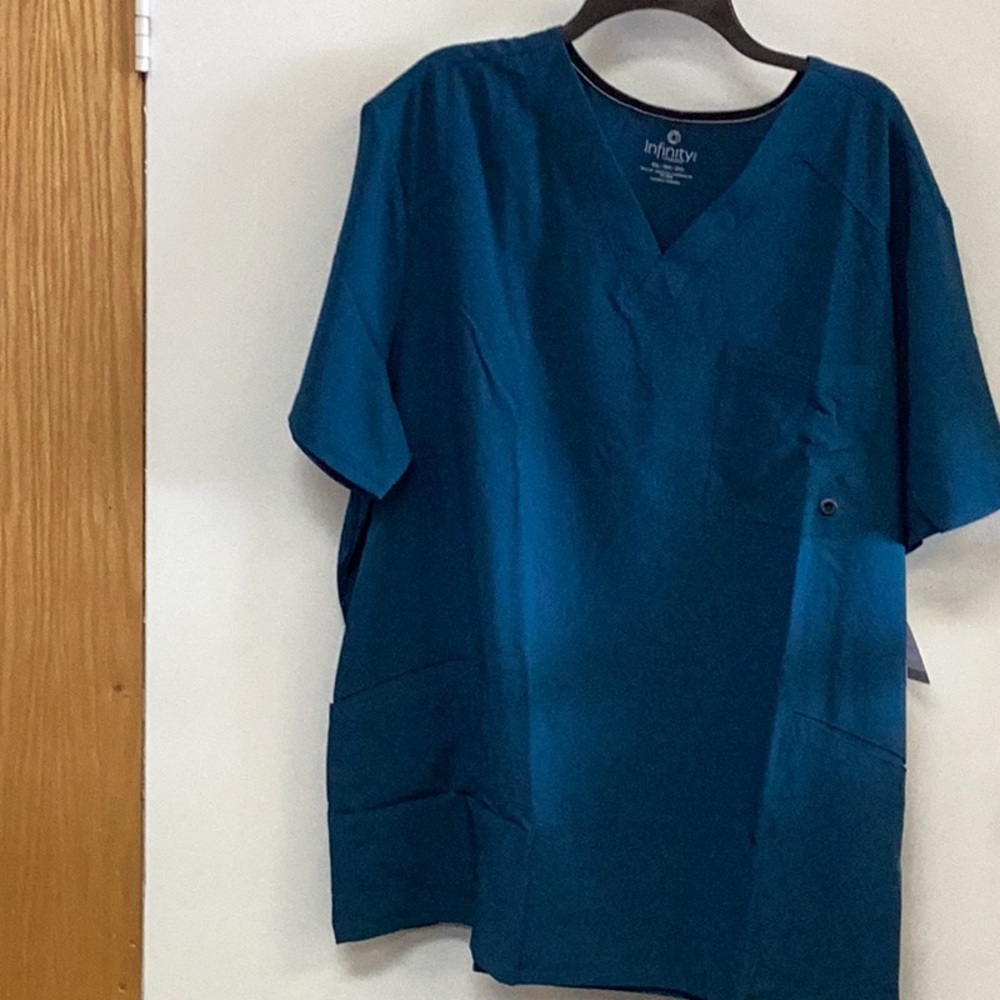 Men’s Scrub Top
